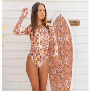 KAVALA : POWER SULAWESI SURF SUIT